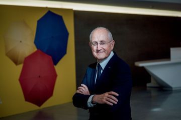 Du courrier à la finance, La Poste fait sa révolution