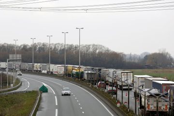 L'anticipation d'un Brexit dur provoque des bouchons à Calais