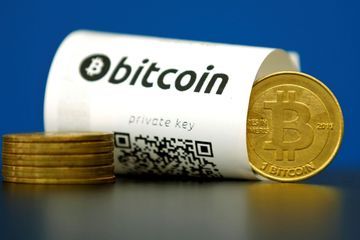 Le bitcoin dépasse les 30000 euros pour la première fois de son histoire