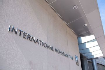 Le FMI prévoit une récession en France plus importante que le gouvernement