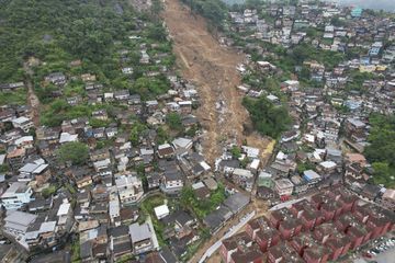 A Petropolis, un glissement de terrain emporte des maisons et fait au moins 34 morts