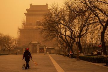 Ambiance de fin du monde à Pékin qui suffoque dans une tempête de sable