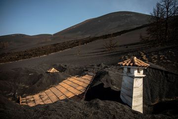 Au pied du volcan Cumbre Vieja, un océan de cendres