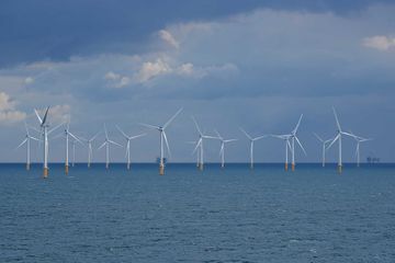 Des éoliennes en pleine mer vont être installées au large de la Normandie