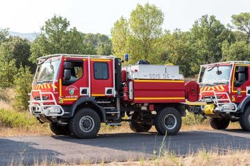 Deux incendies dans la région d'Arles : 260 pompiers mobilisés face à un vent «violent»