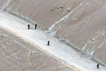 Du surf sur les «dunes» des Pyrénées