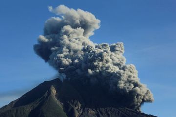 Indonésie : au moins 4 éruptions du Sinabung en moins de 15 jours