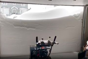 L'est du Canada disparaît sous une montagne de neige