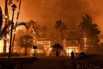L'incendie du golfe de Corinthe en Grèce est 
