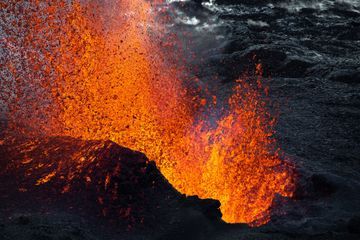 La colère du Piton de la Fournaise en images