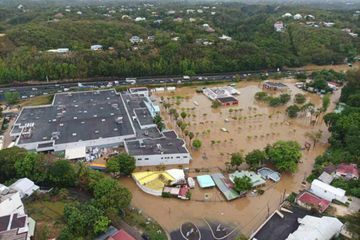 Les images des inondations qui frappent la Guadeloupe
