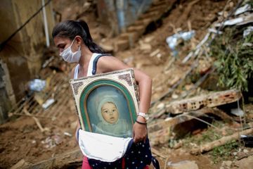 Pluies au Brésil: le bilan s'alourdit à 182 morts à Petropolis
