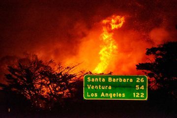 Près de Santa Barbara, l'incendie 