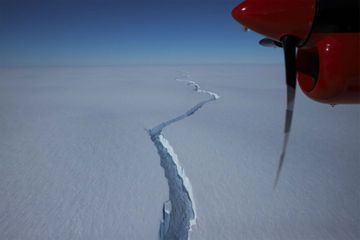 Un iceberg géant de la taille de Paris se détache de l'Antarctique