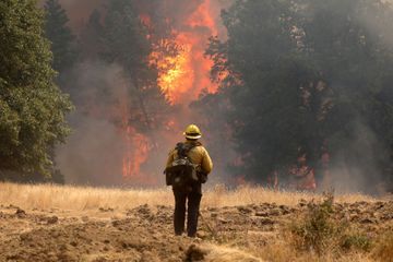 Un incendie géant se propage à toute allure en Californie