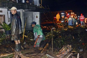 Une crue soudaine dévaste des villages sur l'île de Java, 11 disparus
