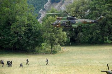 Alpes-Maritimes: le fugitif "armé et dangereux" toujours recherché
