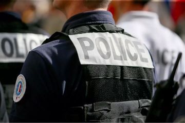Alpes-Maritimes : une camionnette force un barrage de police, un migrant blessé par balle