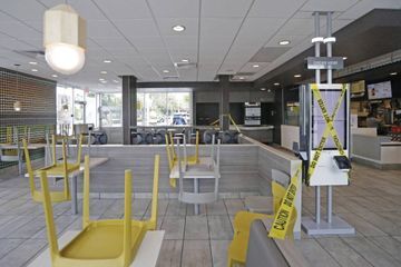 Dans l'Oklahoma, la cliente se voit refuser une table au McDo et ouvre le feu