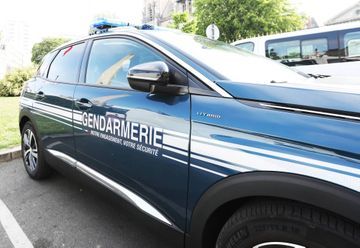 Isère: un braqueur blessé mortellement par le tir d'un gendarme