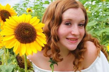 Kira, 17 ans, tuée par balle sous les yeux de sa fille
