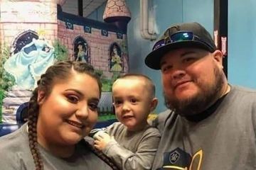 L'anniversaire déchirant de Raiden, 4 ans, orphelin de ses parents morts du covid-19
