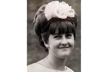 La police britannique effectue des fouilles pour retrouver une jeune fille disparue en 1968