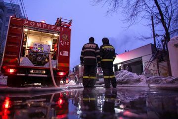 Laissés seuls chez eux, quatre enfants meurent dans un incendie en Roumanie