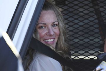 Le sinistre sourire de Lori Vallow, accusée d'avoir tué ses enfants