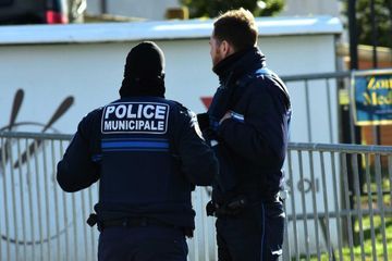 Rhône: une fillette de trois ans morte poignardée, sa mère reconnaît les faits