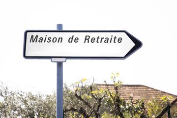 Scandale dans un Ehpad : des résidents filmés dans des positions dégradantes par des salariés