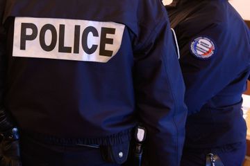 Un homme tué à coups de couteau à Paris