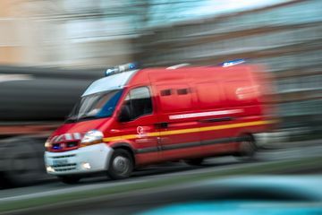 Une enfant de 8 ans écrasée par un portail pendant qu'elle jouait