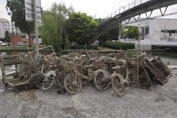 Ils pêchent 52 Vélib' dans le canal de l'Ourcq