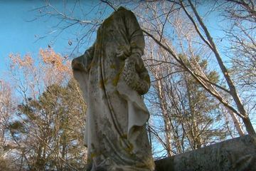 L'étrange retour de la tête de la statue hantée