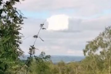 Un nuage cubique filmé en Angleterre