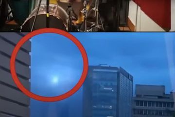 Un ovni apparaît pendant un concert en streaming