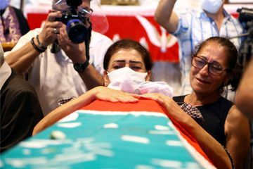 A Beyrouth, la douleur et le chagrin des premières funérailles