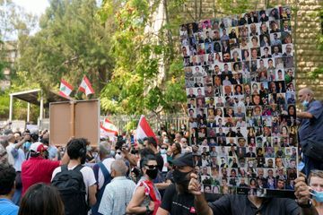 A Beyrouth, manifestation contre la suspension de l'enquête sur l'explosion du port