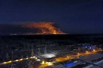 A Tchernobyl, l'incendie se rapproche de la centrale