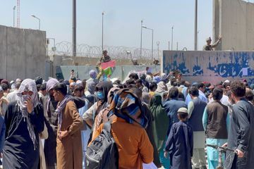 Afghanistan: les dernières évacuations reprennent à l'aéroport après l'attentat sanglant
