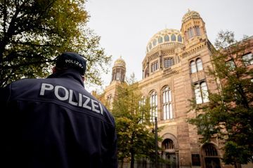 Allemagne : deux morts dans une fusillade en pleine rue à Halle, une synagogue visée