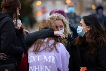 Après la tuerie de Boulder, les larmes du Colorado