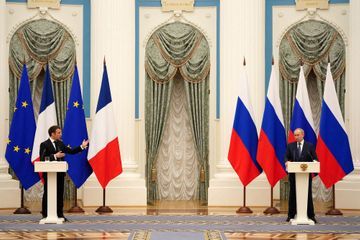Après Macron, Poutine entrouvre la porte du «compromis», mais vilipende Otan et Ukraine