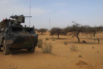 Attaque à la voiture piégée au Mali, des soldats français et des civils blessés