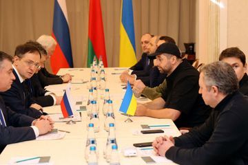 Au Bélarus, les négociations entre Kiev et Moscou en images