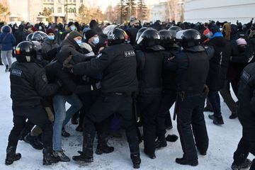 Au moins 2200 arrestations lors de nouvelles manifestations pro-Navalny