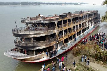 Au moins 37 morts dans l'incendie d'un ferry au Bangladesh