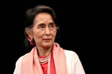 Aung San Suu Kyi de nouveau inculpée pour corruption en Birmanie