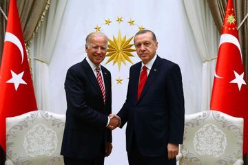 Biden va reconnaître le génocide arménien après avoir parlé avec Erdogan